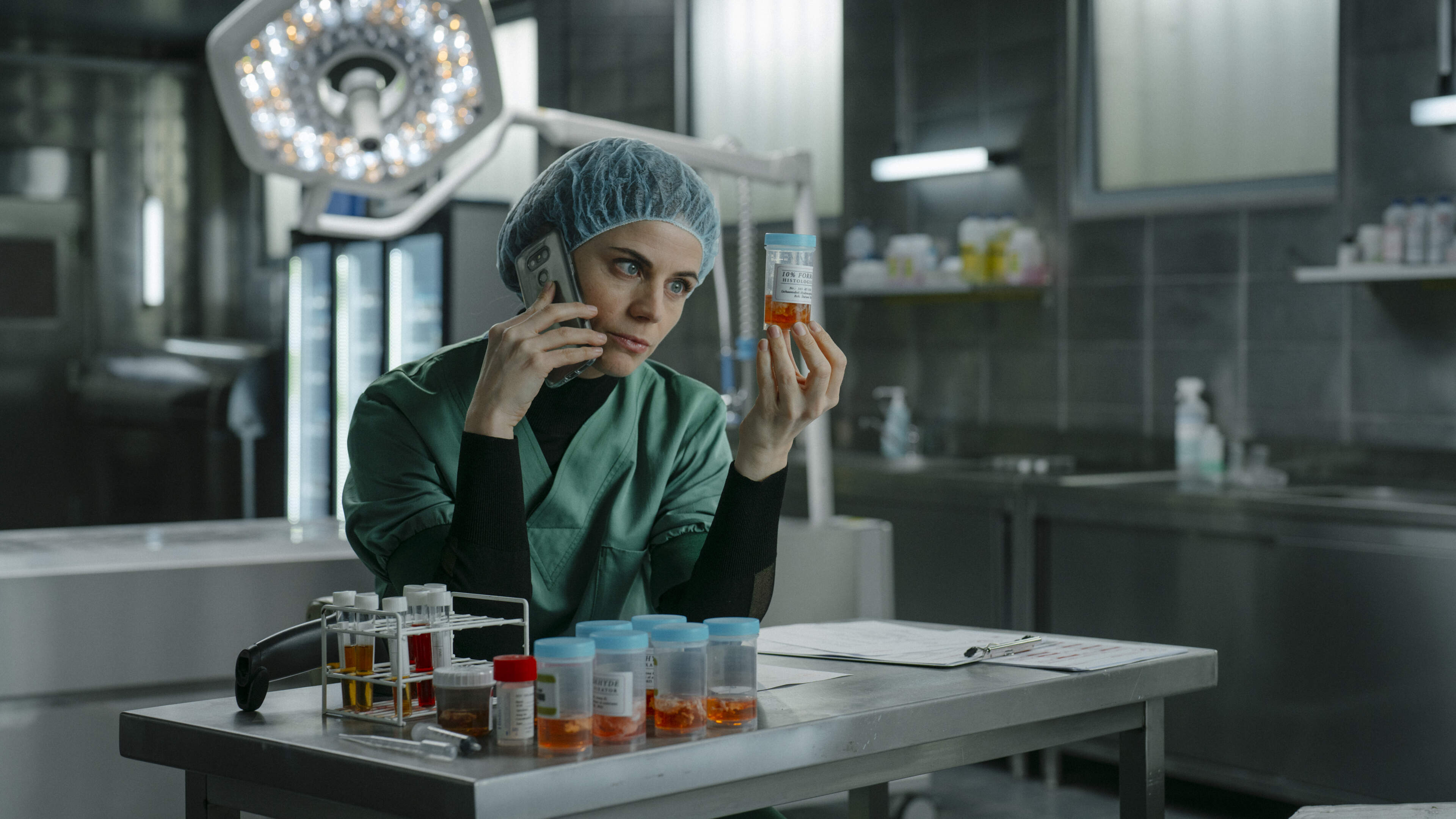 Voor Dood Spoor kruipt Elise Schaap in huid van forensisch arts: ’Gutsend bloed vind ik niet heel prettig’